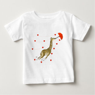 Camisetas caprichosas de Giraffe Red Hearts