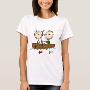 Camisetas de figuras de palitos de pesca en barco 