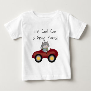 Camisetas y regalos rojos del coche de los lugares