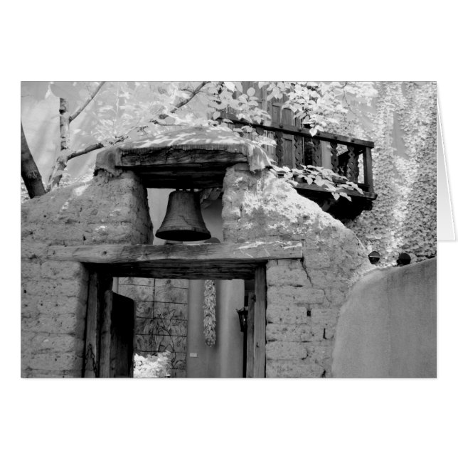 Campana de adobe áspero en entrada, Santa Fe, Nuev (Anverso (Horizontal))