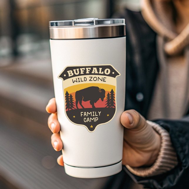 Camping de zona salvaje de búfalo | Pegatina de co (Buffalo Wild Zone Camping Vinyl Sticker by PiggyPrint Stickers.)