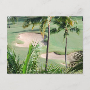 Campo de golf con postal tropical