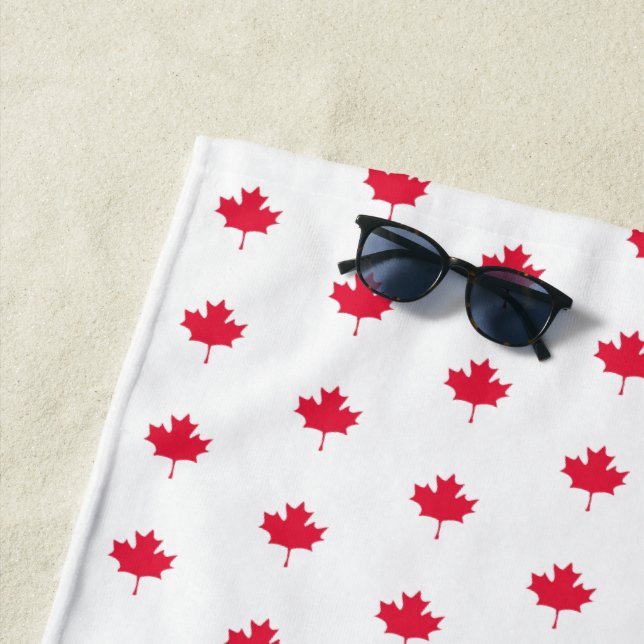 Canada Day Mapleleaf White Beach Toalla (In situ)