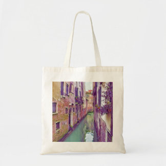Canal italiano de Venecia de la bolsa de asas