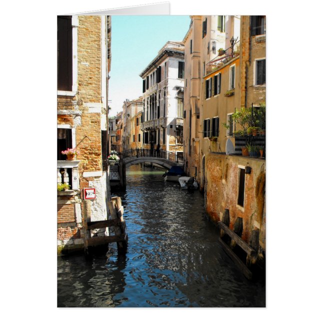 Canal tranquilo en Venecia, Italia (Frente)