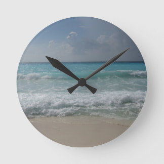Cancun agita el reloj de pared