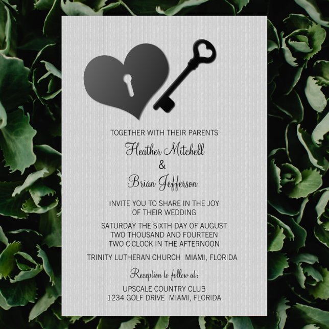 Candado de corazón gris y invitación a matrimonio  (Gray Heart Lock and Key Wedding Invite)