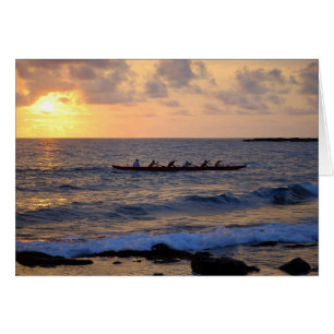 Canoa de soporte hawaiana en la tarjeta de la