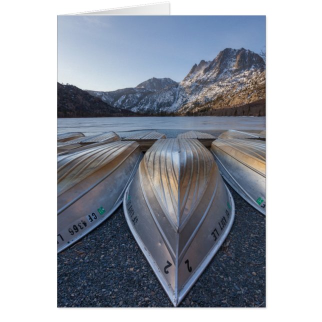 Canoa en el lago (Frente)