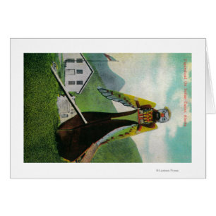 Canoa india con cabeza de figurehead en el estado 