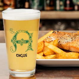 Capital decorativa A del nudo celta del siglo XVI