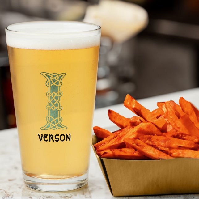 Capital decorativa I del nudo celta del siglo XVI (Subido por el creador)