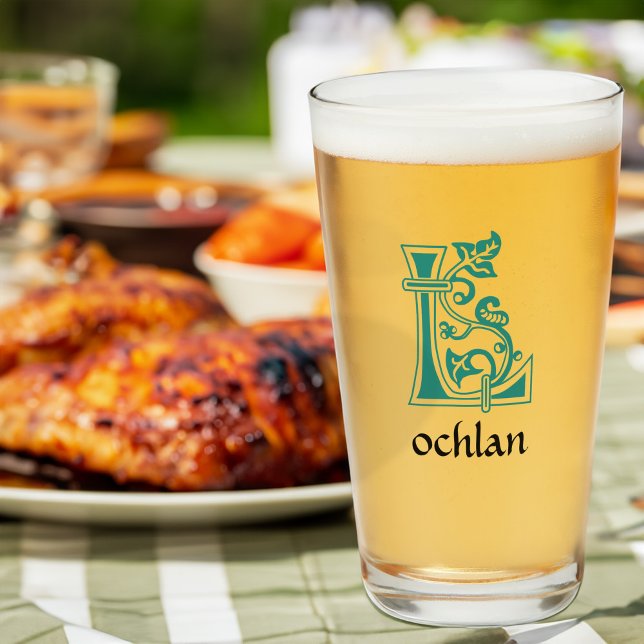 Capital medieval decorativa botánica L (Subido por el creador)