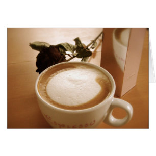 Cappuccino y tarjeta de Rosa encantada