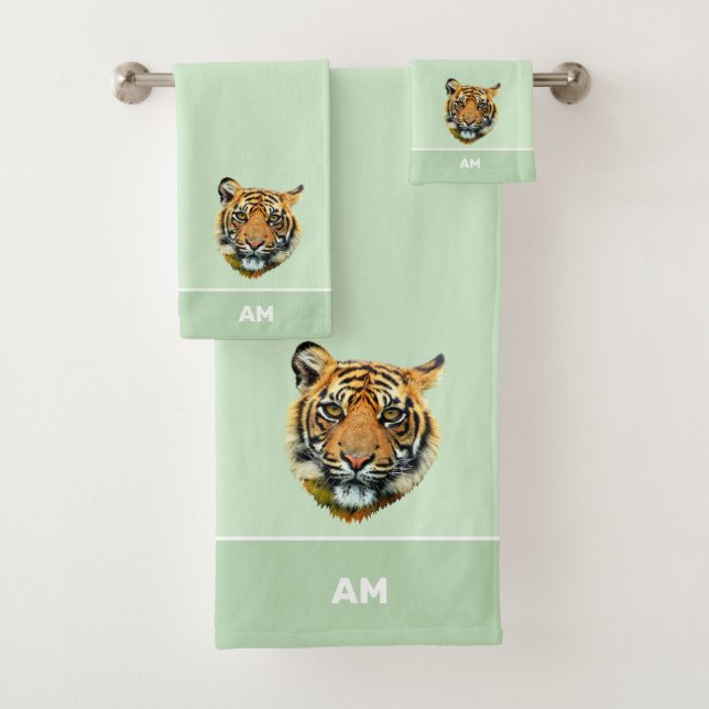 Cara de tigre elegante sobre verde lima (In situ)