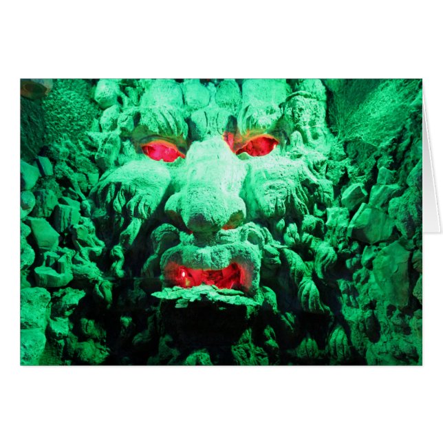 Cara mascarada aterradora en roca (Anverso (Horizontal))