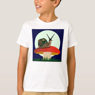 Caracol en una camiseta de la seta
