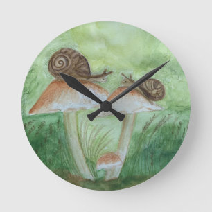 Caracoles sobre setas, reloj de pared con fondo de