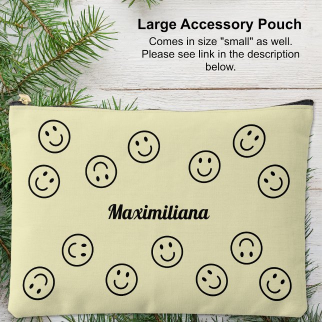Caras felices negras en la bolsa de accesorios AMA (Large Accessory Pouch - Happy Faces Black on Yellow by Leapfroglisics Shop)