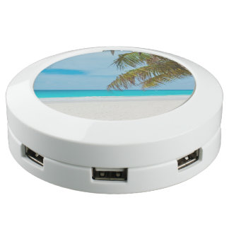 Cargador USB Playa tropical con las palmeras