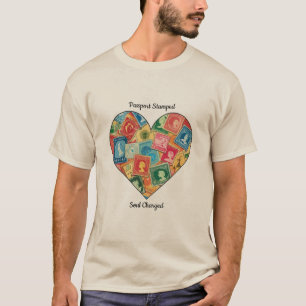 Cargo de camiseta de viaje con tarjeta de pasaport