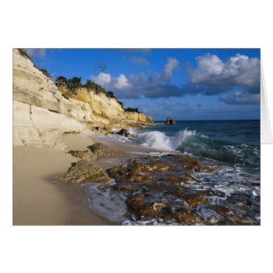 Caribe, St. Martin, acantilados en la playa de Cup