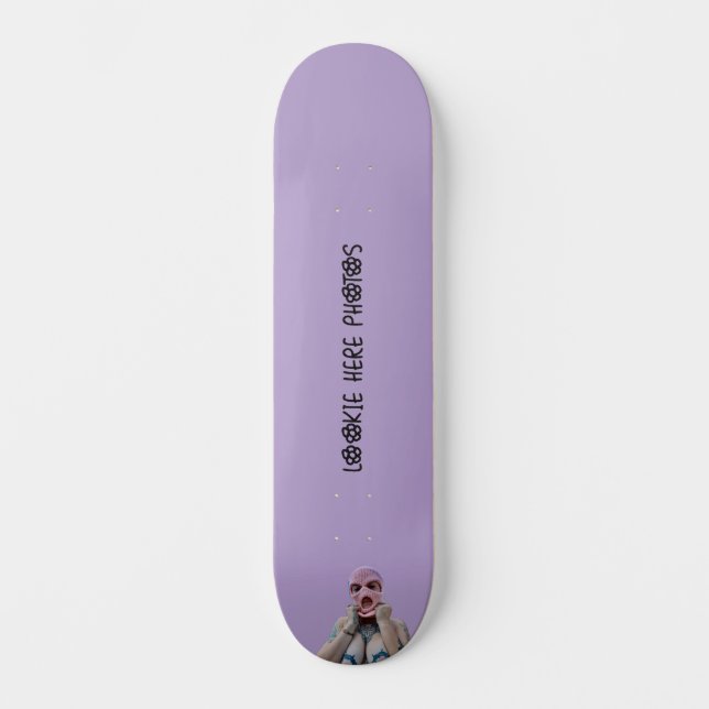 Carly Skateboard (Anverso)