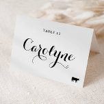 Carne de ternera caligrafía Tarjeta de plaza Boda<br><div class="desc">Eleva tu recepción nupcial con nuestras hermosas tarjetas para bodas de personalizable, diseñadas para darle un toque personal a tu día especial. Cuentan con caligrafía negra moderna y un acento cardíaco. Añade los nombres de los invitados, la opción de la comida, la fecha del boda o un mensaje especial. Transforme...</div>