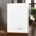 Carpeta Con Bolsillos Black Simple Modern Script Monograma Girly Name<br><div class="desc">Carpeta de bolsillo con el nombre de monograma de script moderno simple negro. Esto hace que el dulce perfecto cumpleaños 16,  boda,  ducha de novia,  aniversario,  ducha de bebé o fiesta de soltera sea regalo para alguien que ama el lujo glam y los estilos de moda.</div>