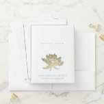 CARPETA CON BOLSILLOS GLAMOROSO ORO PÁLIDO BLANCO LOTUS FLORAL MONOGRAMA<br><div class="desc">Si necesita más personalización o cualquier otro elemento que coincida,  no dude en ponerse en contacto conmigo en yellowfebstudio@gmail.com</div>