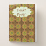 Carpeta Con Bolsillos Groovy Seventis Floral en la madera<br><div class="desc">Estas flores de estilo años 70 de color dorado y grueso tienen un toque floral con un toque de madera y un toque disco. Obtén hoy una carpeta o un regalo de lujo retro groovy super setties.</div>