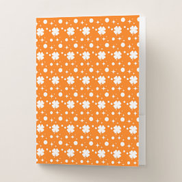 CARPETA CON BOLSILLOS NARANJA CON FILAS DE TRÉBOLES IRLANDESES BLANCOS