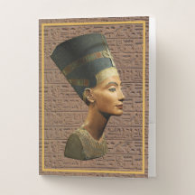 Nefertiti sobre el fondo jeroglífico