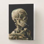 Carpeta Con Bolsillos Vincent van Gogh - Calavera con cigarrillo en llam<br><div class="desc">Cabeza de un Skeleton con un cigarrillo en llamas / Calavera con cigarrillo en llamas / Crane de squelette fumant une cigarrillo - Vincent van Gogh,  1885</div>