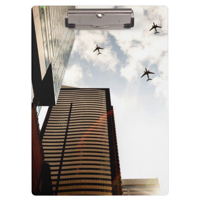 Carpeta De Pinza Aeroplanos que vuelan sobre edificios (Anverso)