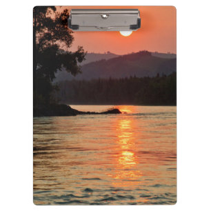 Carpeta De Pinza Asombroso amanecer por foto del río Katun