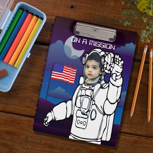 Carpeta De Pinza Astronauta En La Luna Niño Del Espacio Ultraterres (Subido por el creador)