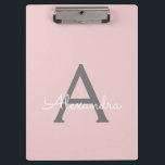 Carpeta De Pinza Blush Rosa Oro Moderno Script Femenino Monograma N<br><div class="desc">Blush Rosa y Gris Monograma Nombre Planificación Portapapeles. Esto hace el regalo perfecto para cumpleaños dulces 16,  boda,  despedida de soltera,  aniversario,  baby shower o fiesta de soltera para alguien que ama el lujo glamuroso y los estilos chic.</div>