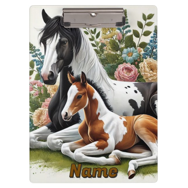 Carpeta De Pinza Caballos descansando entre flores vibrantes y vege (Anverso)
