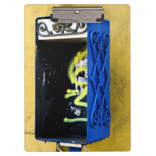 Carpeta De Pinza Cabina telefónica abandonada