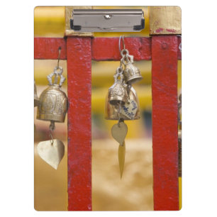 Carpeta De Pinza Campanas budistas en el Templo Doi Suthep