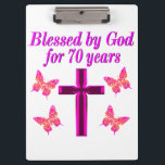 CARPETA DE PINZA CRISTIAN PINK 70TH BIRTHDAY CROSS DISEÑN<br><div class="desc">Este cristiano y alegre de 70 años adorará celebrar cumplir 70 años con este hermoso diseño de 70 años de cruz rosa y mariposa en Tees, bolsas de té, tazas, almohadas y regalos. Delibera a su espiritual y a su Dios amando a los 70 años con un regalo de cumpleaños...</div>