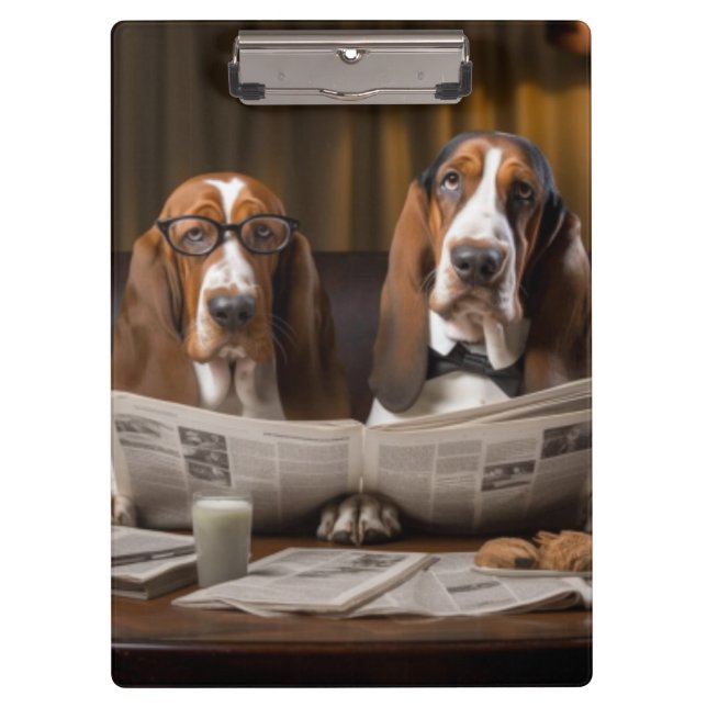 Carpeta De Pinza Cuidados basset hounds leyendo el periódico (Anverso)