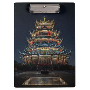 Carpeta De Pinza Edificio japonés tradicional ilumina el cielo noct