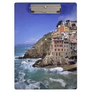 Carpeta De Pinza Europa, Italia, Riomaggiore. Riomaggiore está cons