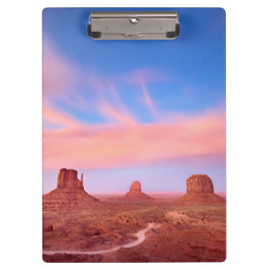 Carpeta De Pinza Fuertes vientos sobre el valle del desierto