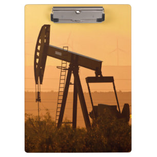 Carpeta De Pinza Gato de Bombeo Extrayendo Petróleo en West Texas,