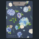 Carpeta De Pinza Hidrangeas azul y púrpura personalizadas<br><div class="desc">Un portapapeles femenino y elegante con hortensias de color azul y púrpura. Personalice este portapapeles agregando sus propios detalles.</div>