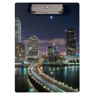 Carpeta De Pinza Horizonte de la ciudad de Miami con el puente en