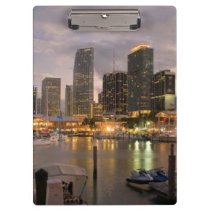Carpeta De Pinza Horizonte financiero de Miami en la oscuridad